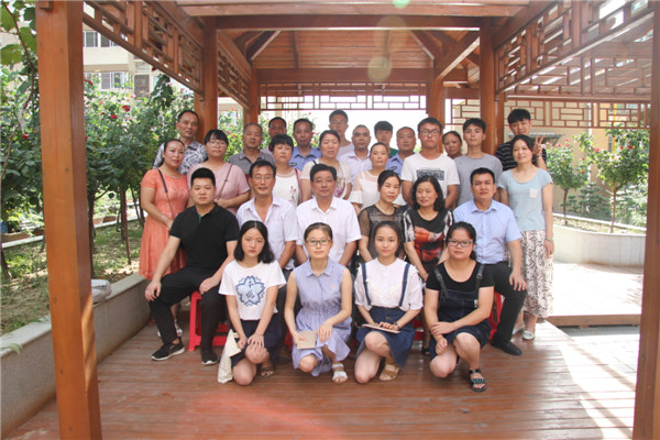 又是一年金秋季，助學(xué)圓夢(mèng)暖人心----2017年寶業(yè)集團(tuán)“金秋助學(xué)”活動(dòng)圓滿結(jié)束